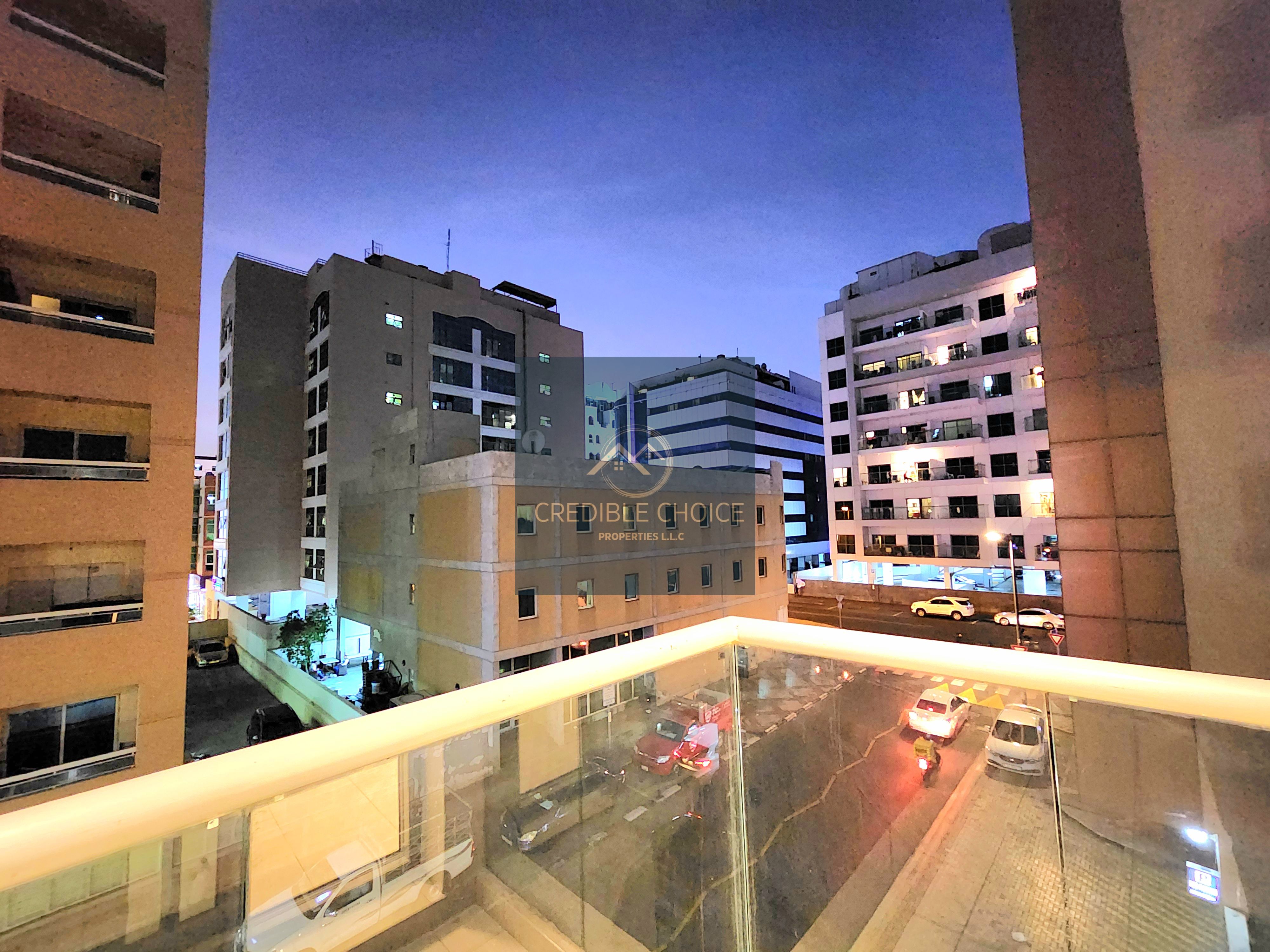 3 MINUTES WALK TO METRO! VACANT! FREE MAINTENANCE!