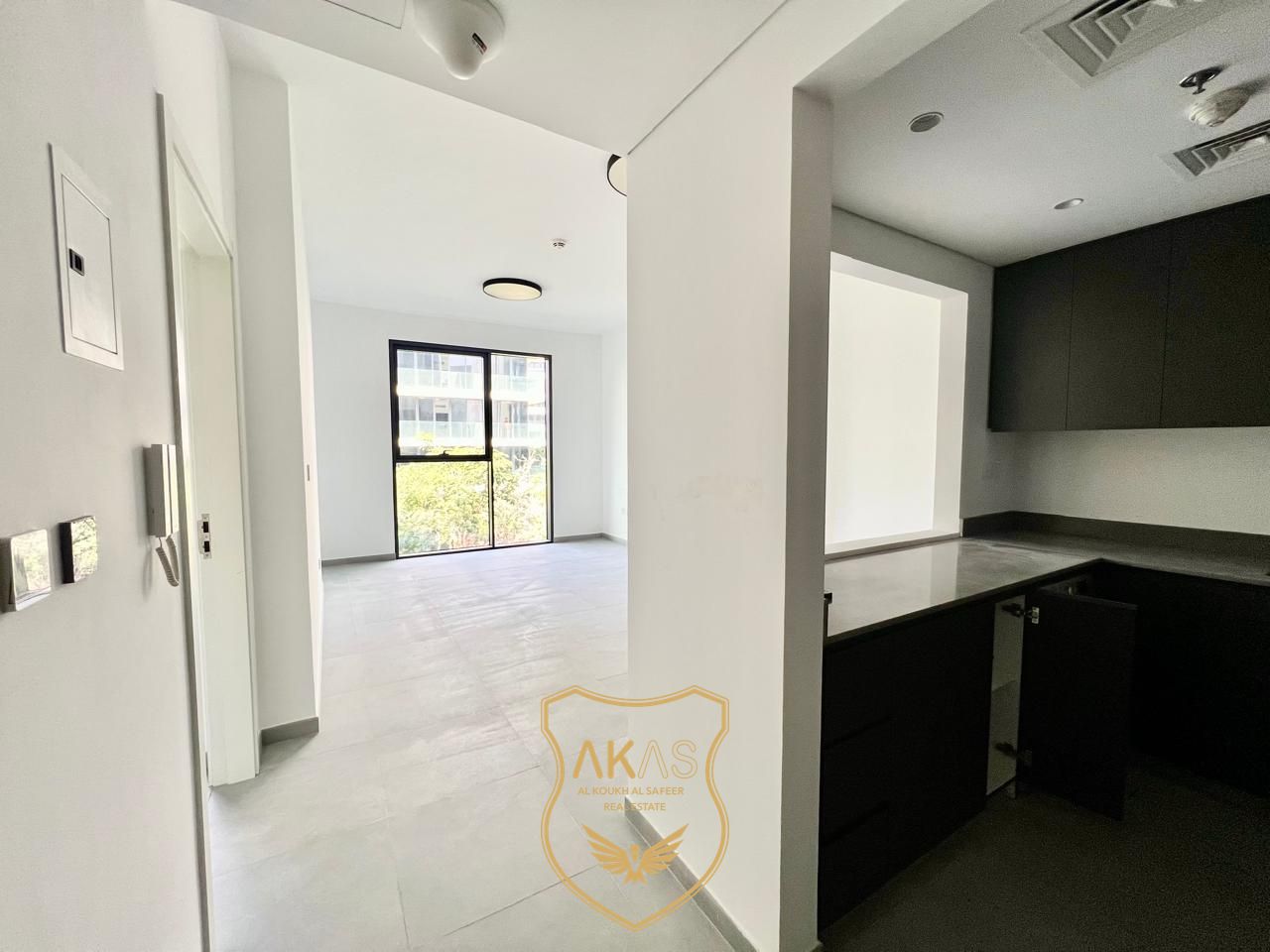 LUXURIOUS/1BHK SEMI CLOSE KITCHEN/ WITH ALL AMENITIES/WITH 15 DAY'S FREE