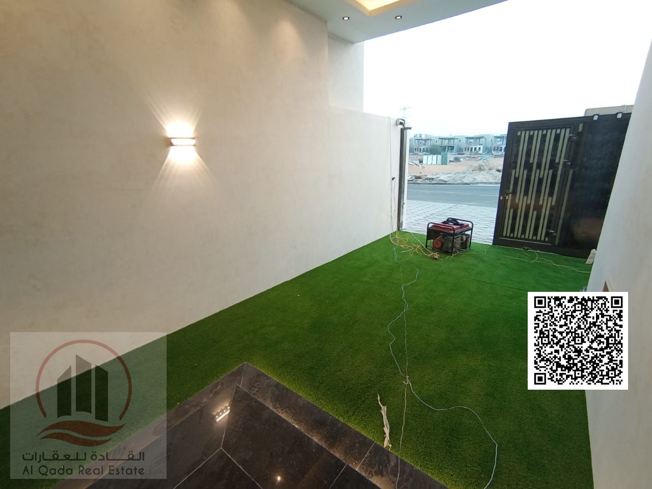 4 rooms with a roof terrace, price includes registration fees