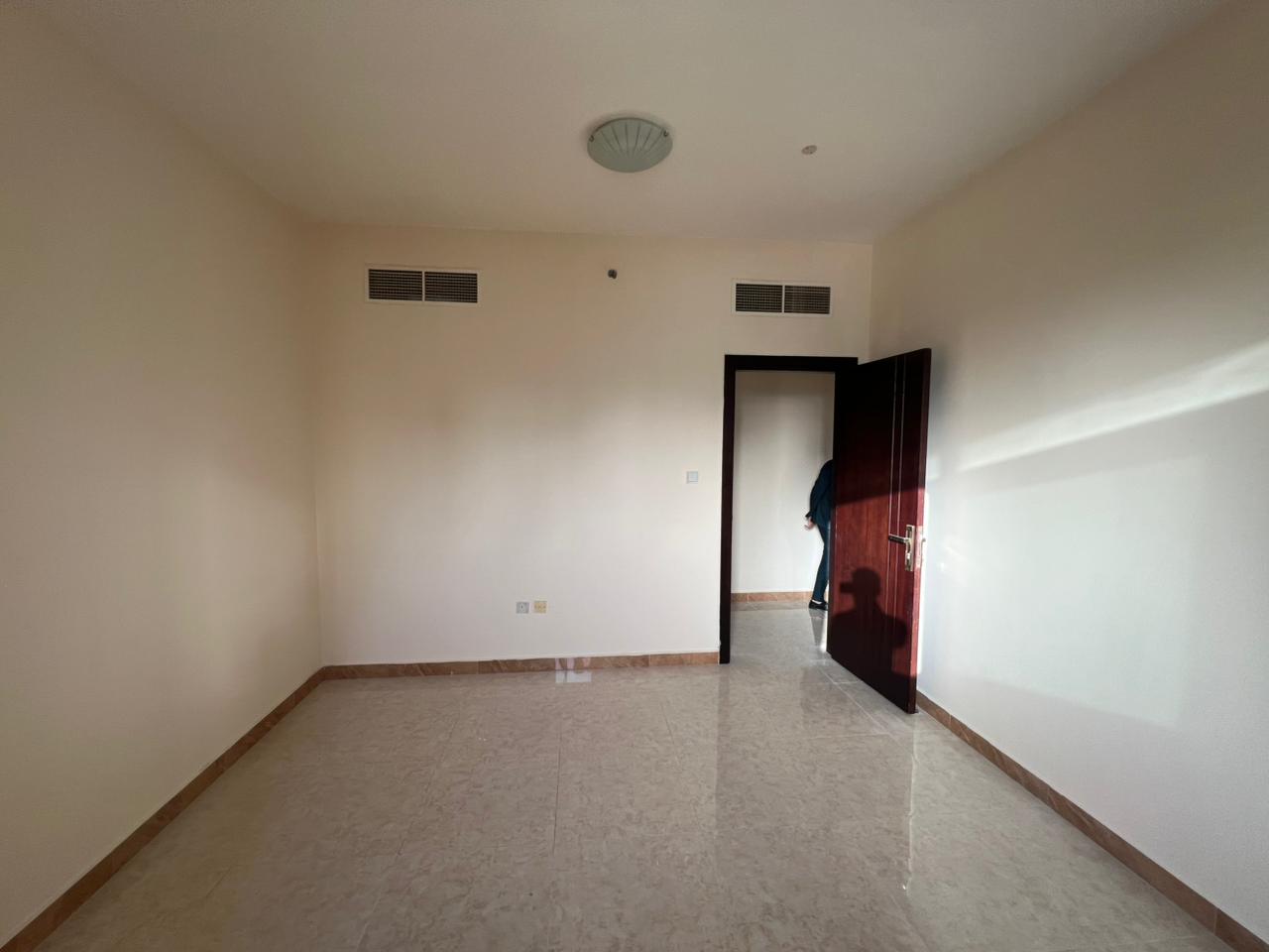 2BR + living, central AC, no parking, 4 installments
