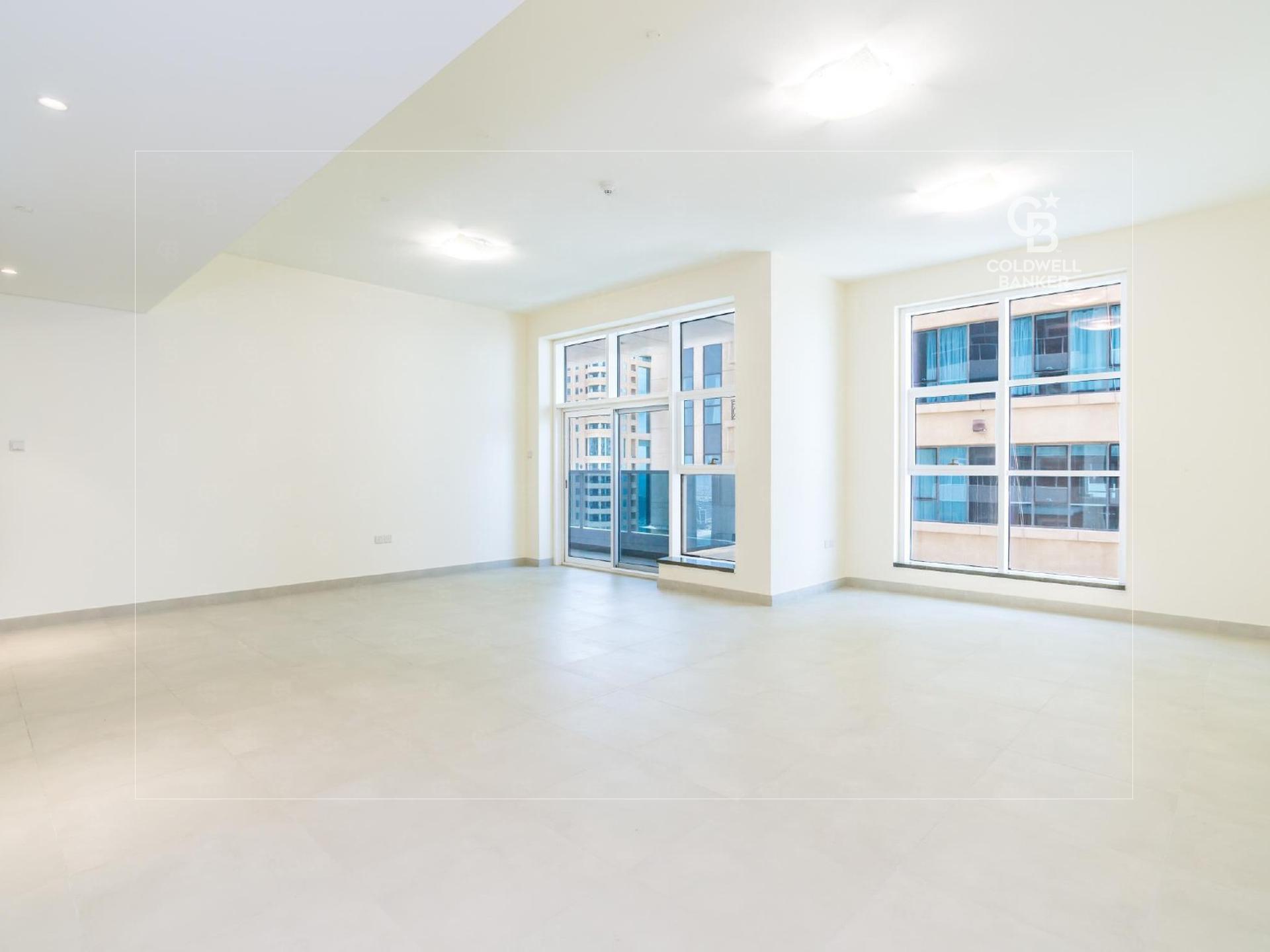 Vacant | Palm View | Upgraded | No Traffic