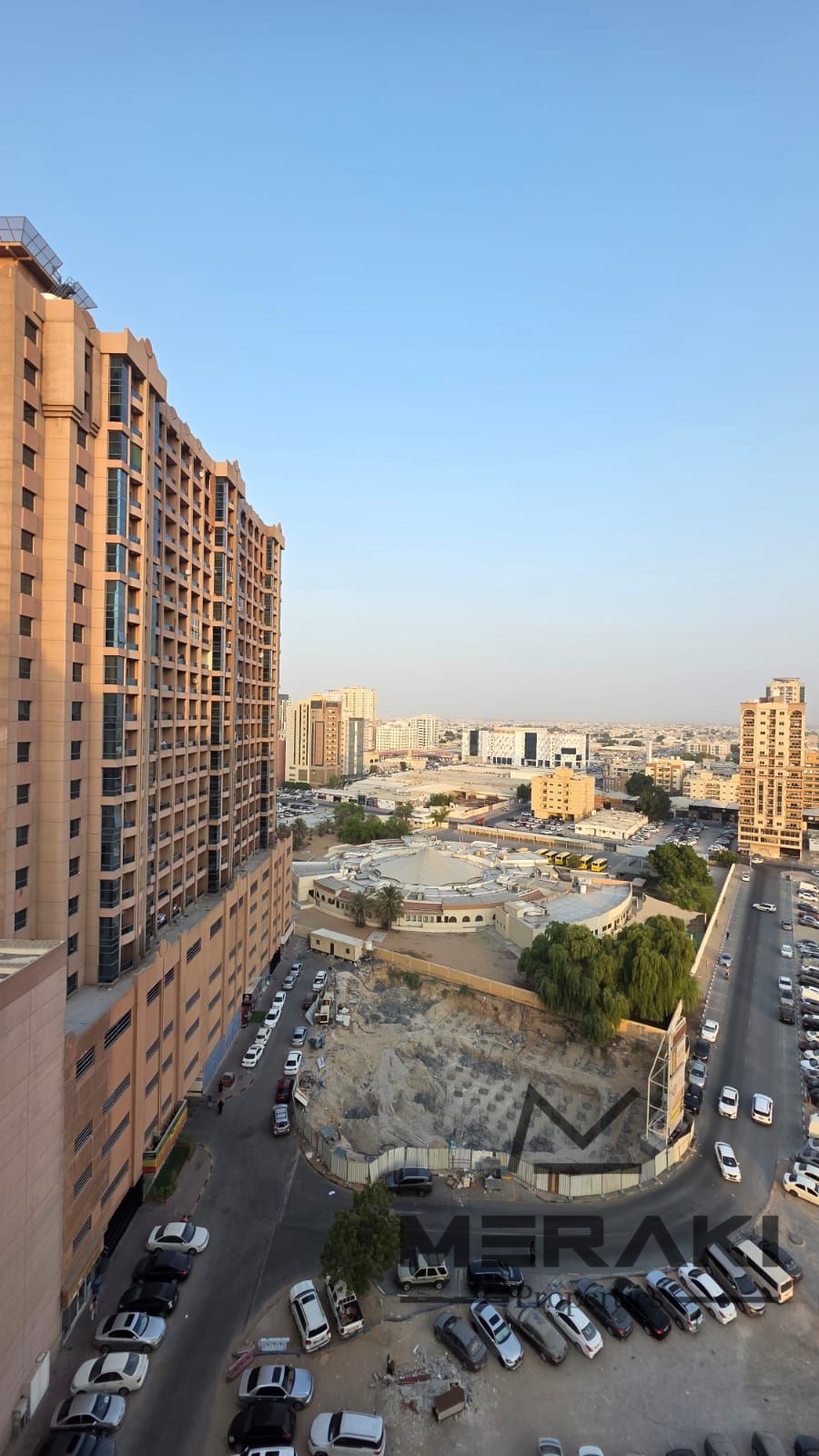 A bargain apartment for sale, one bedroom and a living room, open view of the city, immediate handover with its own garage.