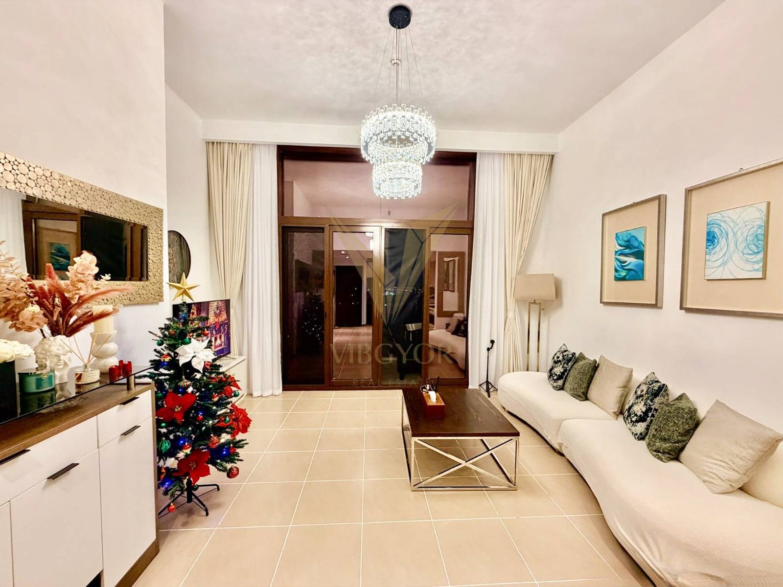 Spacious 2 BHK Furnished | Prime Community Living