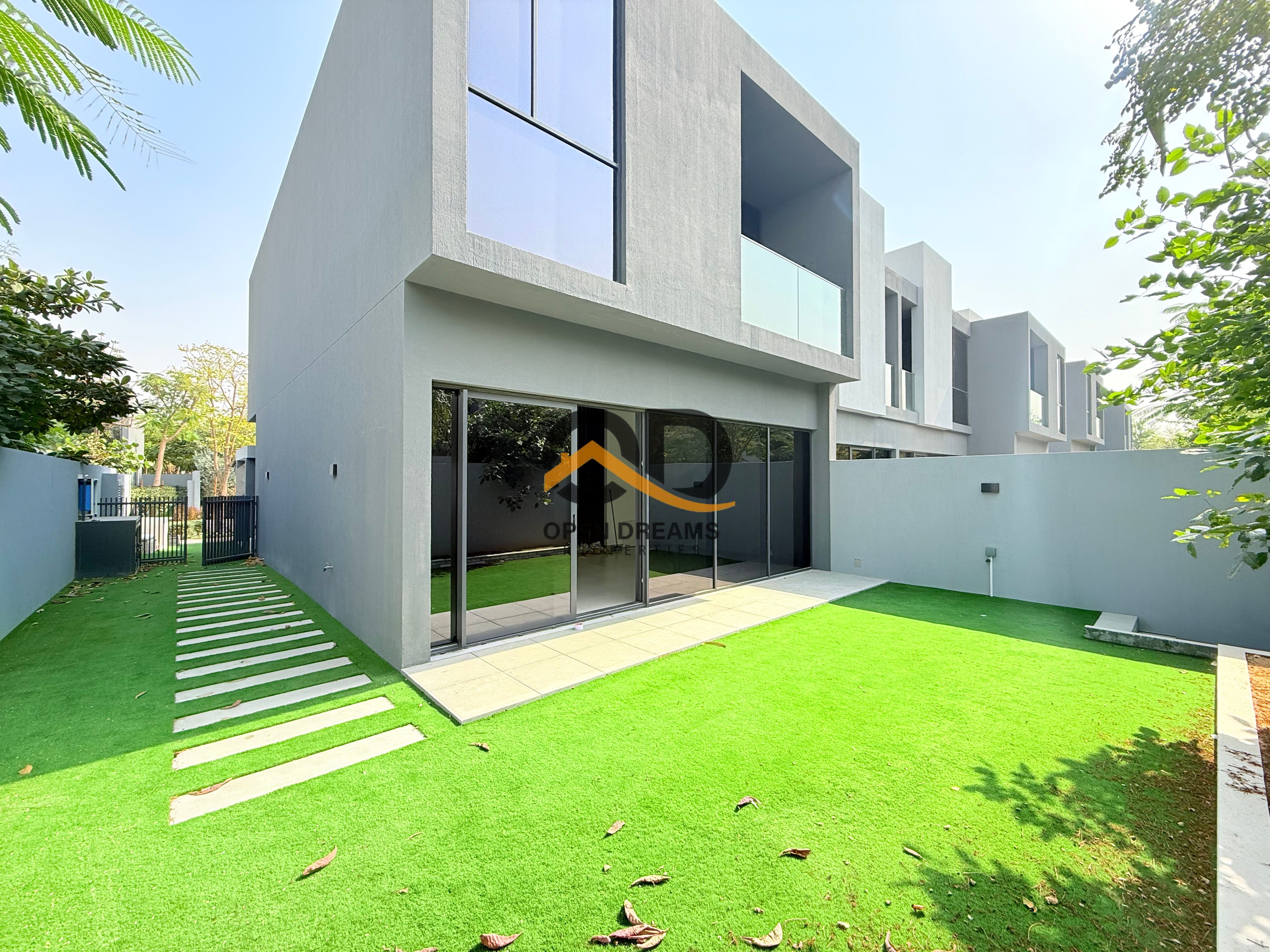 Gated Community/3BR Townhouse With Ready Garden