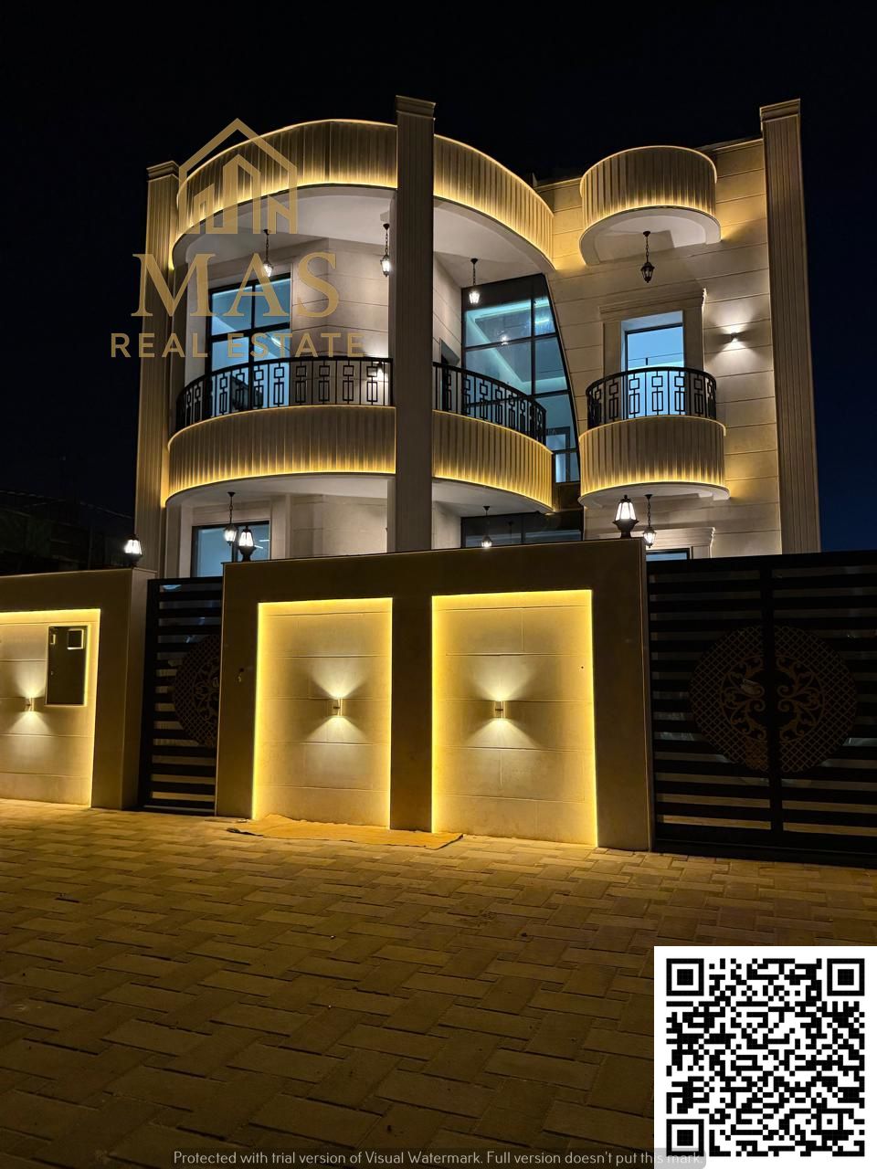 A luxurious villa in a strategic location close to all services, mosques, shops, and main roads, at a special price that includes registration and own