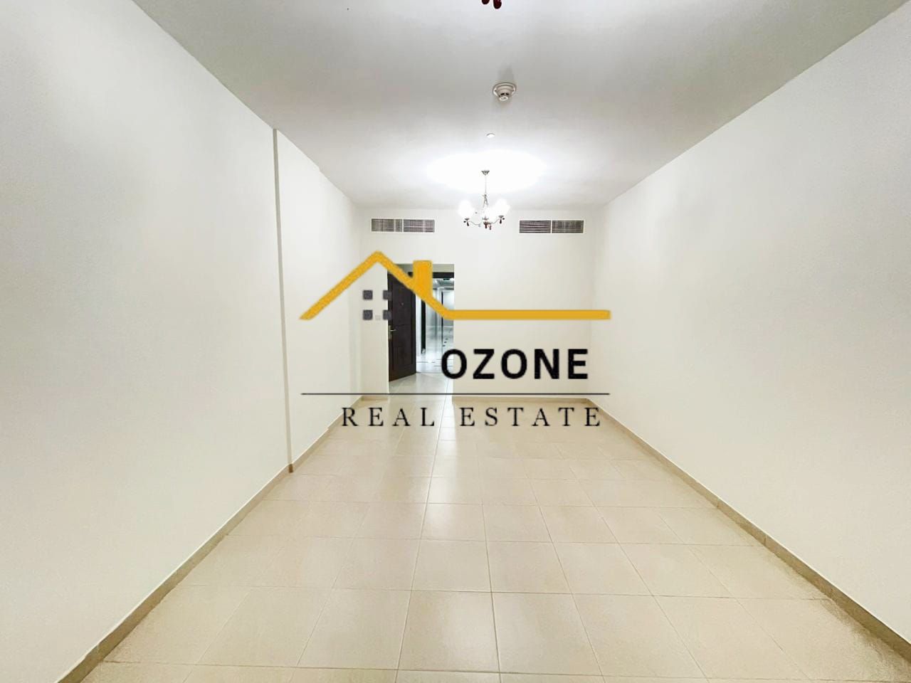 HIGH QUALITY APARTMENT - FAMILY RESIDENCE - COVERED PARKING