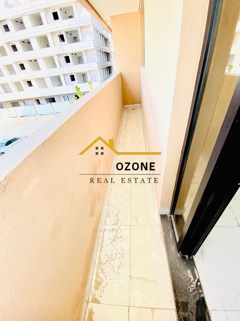 Wow very good apartment one bhk with balcony easy exit to dubai only family