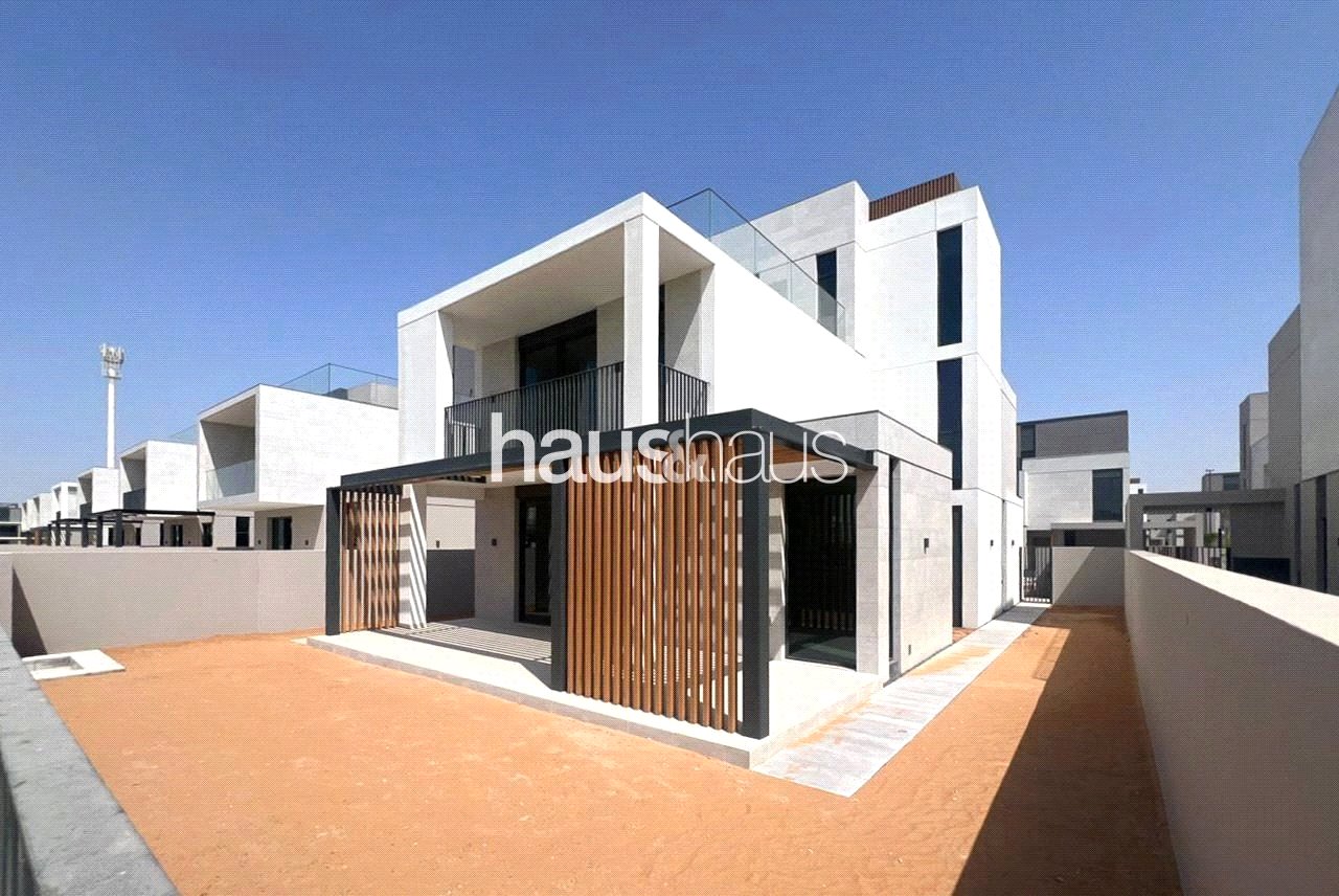Close to Pool | Single Row | Vacant and Available