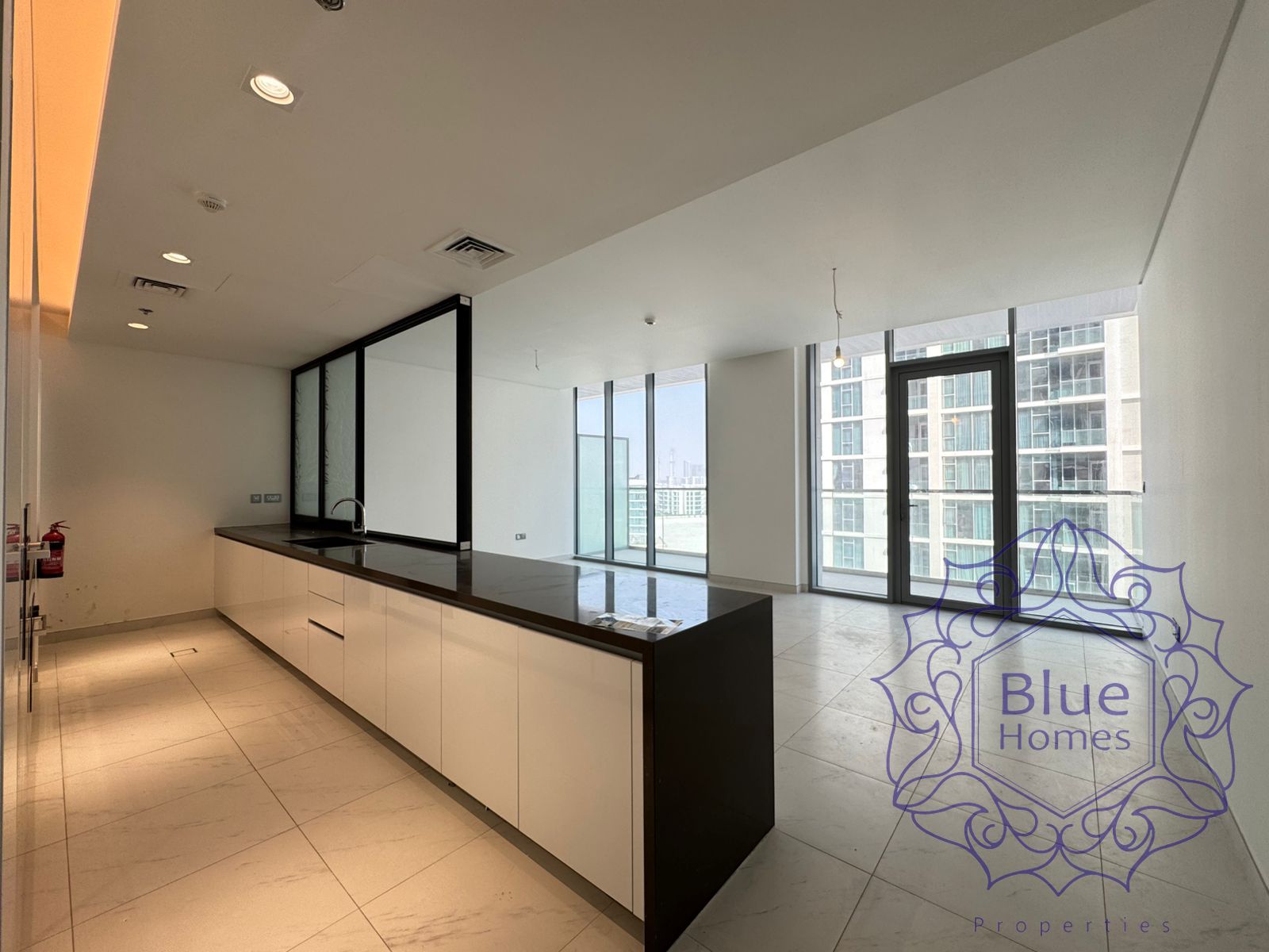 Burj Khalifa View | Rooftop Amenities | Vacant