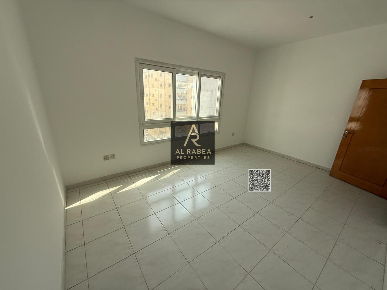 Two bedrooms and a living room in Al Rashidiya 3, near Super Pearl. Two bedrooms, a living room, two bathrooms, a kitchen, and a balcony. 40,000 KD in
