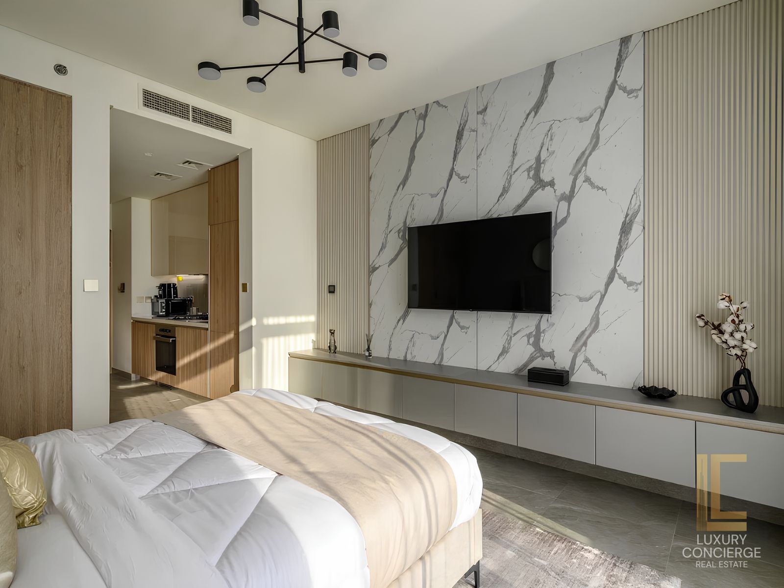 LUXURY LIVING | FULLY FURNISHED | PRIME LOCATION