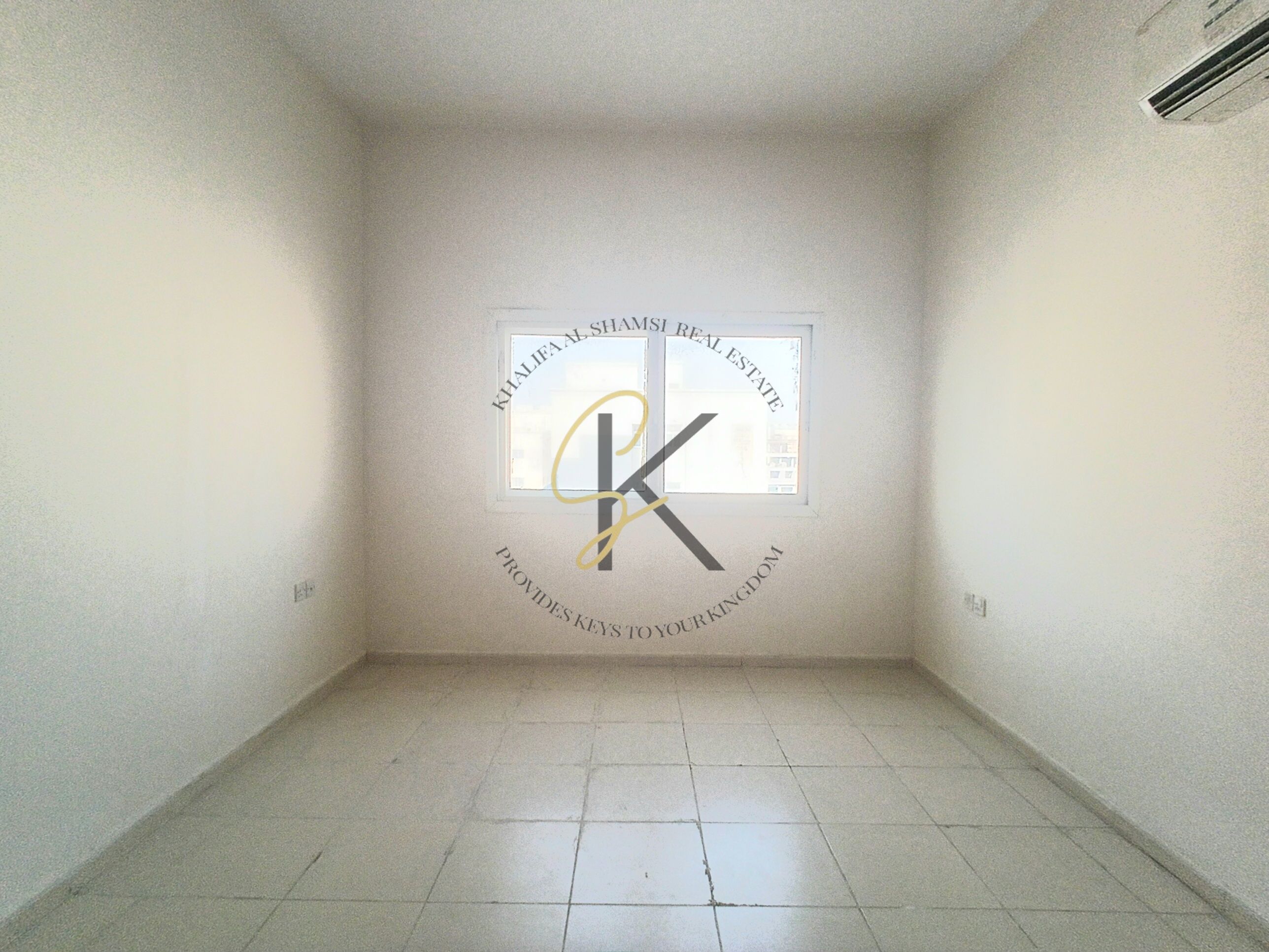 Lavish studio Neat and clean room full of family building near by school area for contact Babar