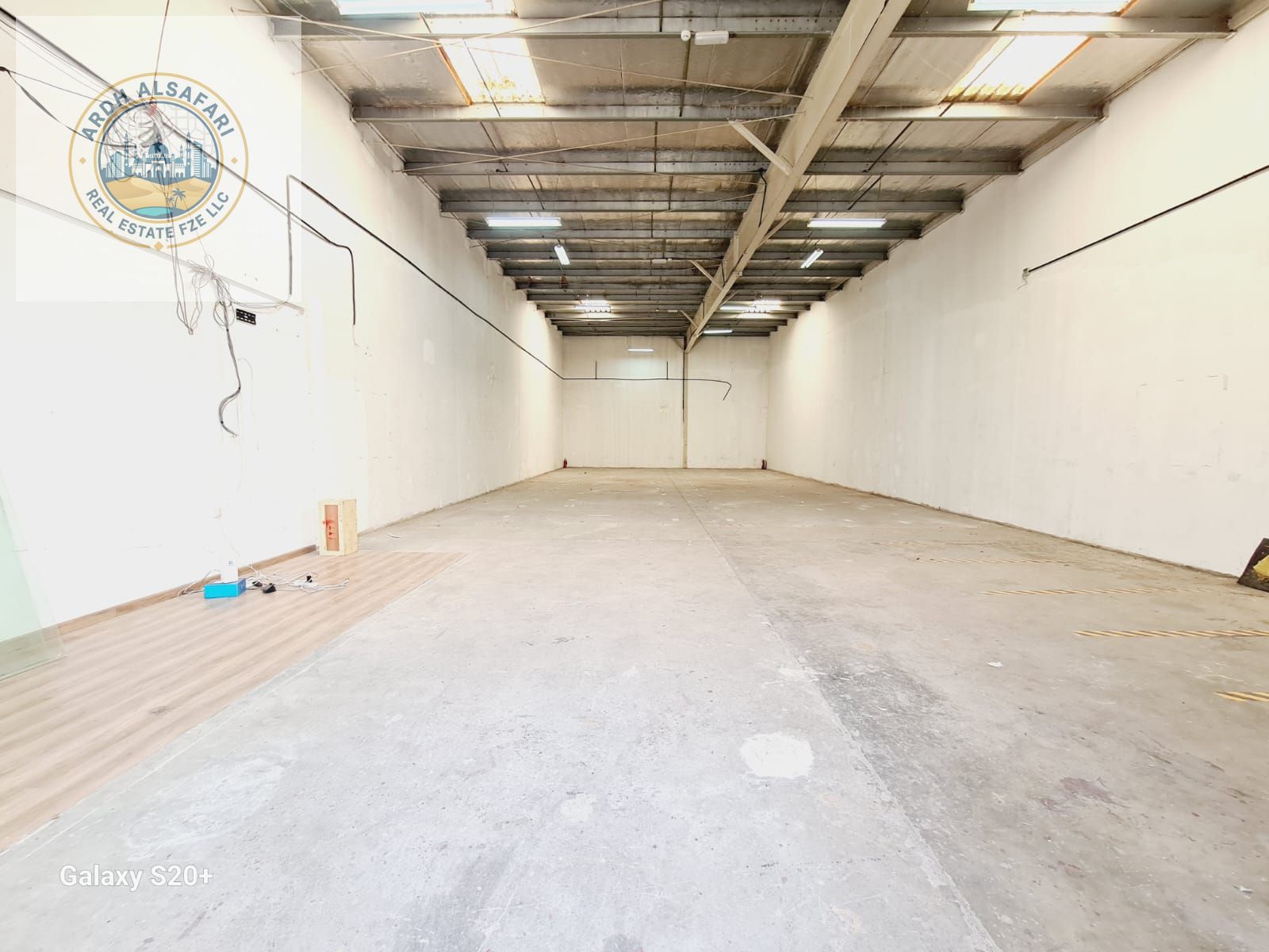Huge size where house at prime location with bath limited time