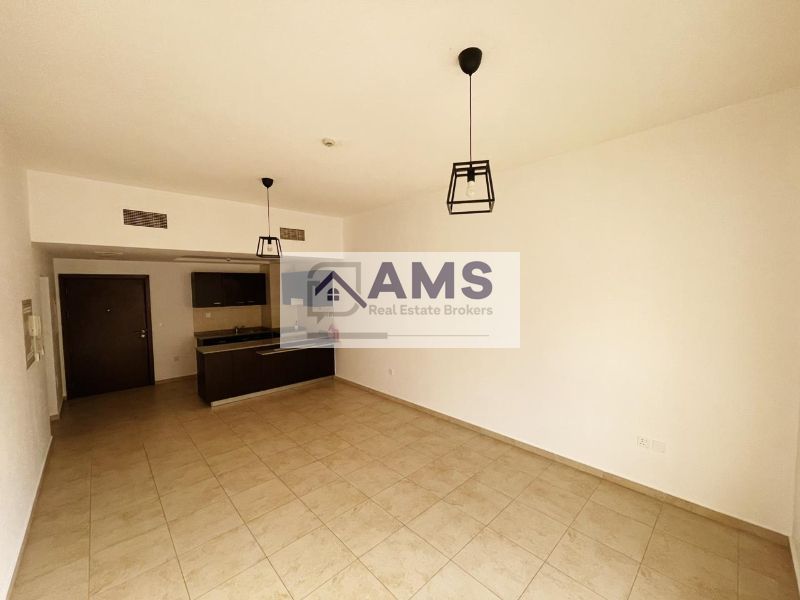 Open Kitchen I Balcony I Well Maintained I Vacant