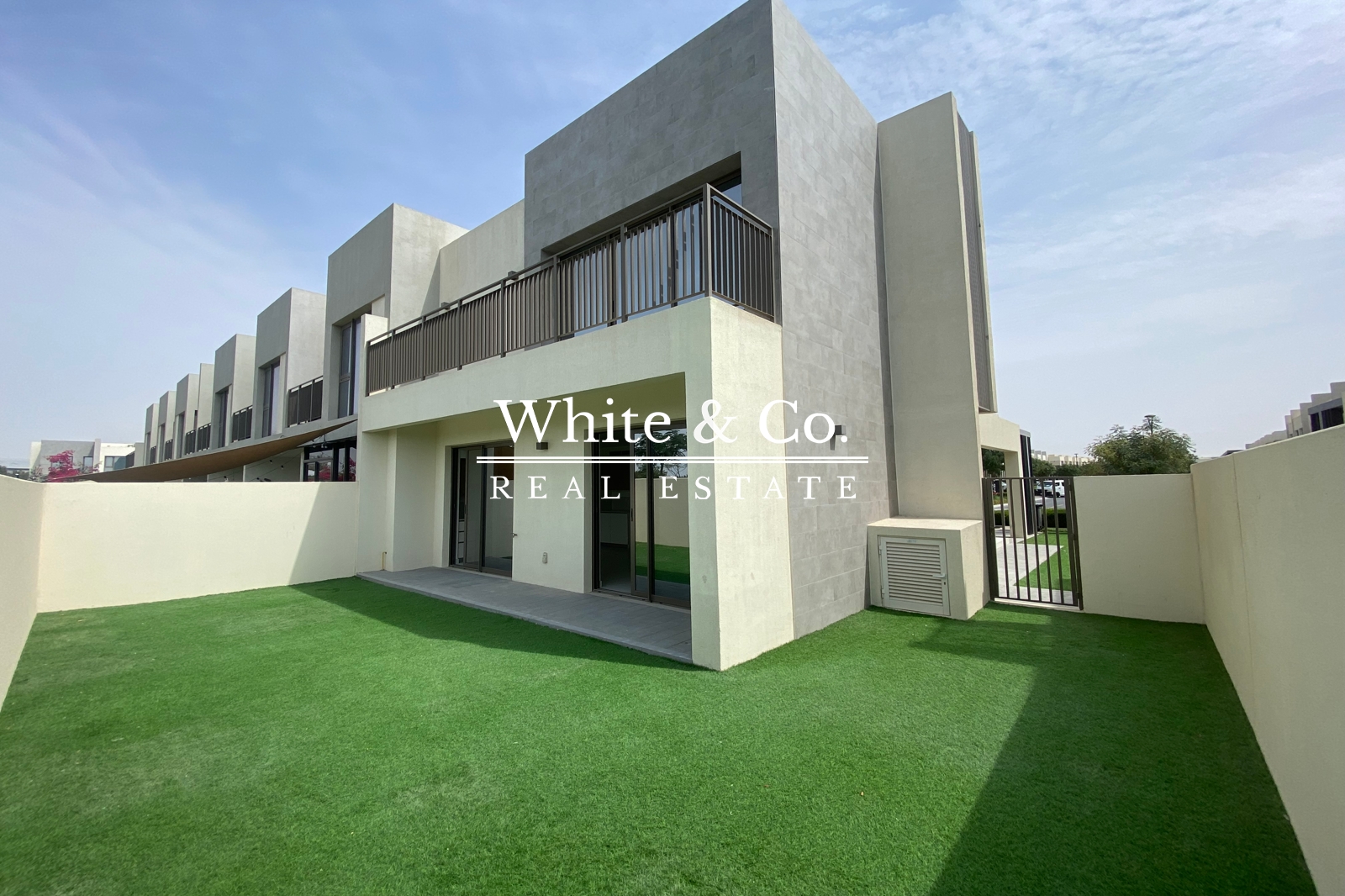 Landscaped | Single Row | Park Facing