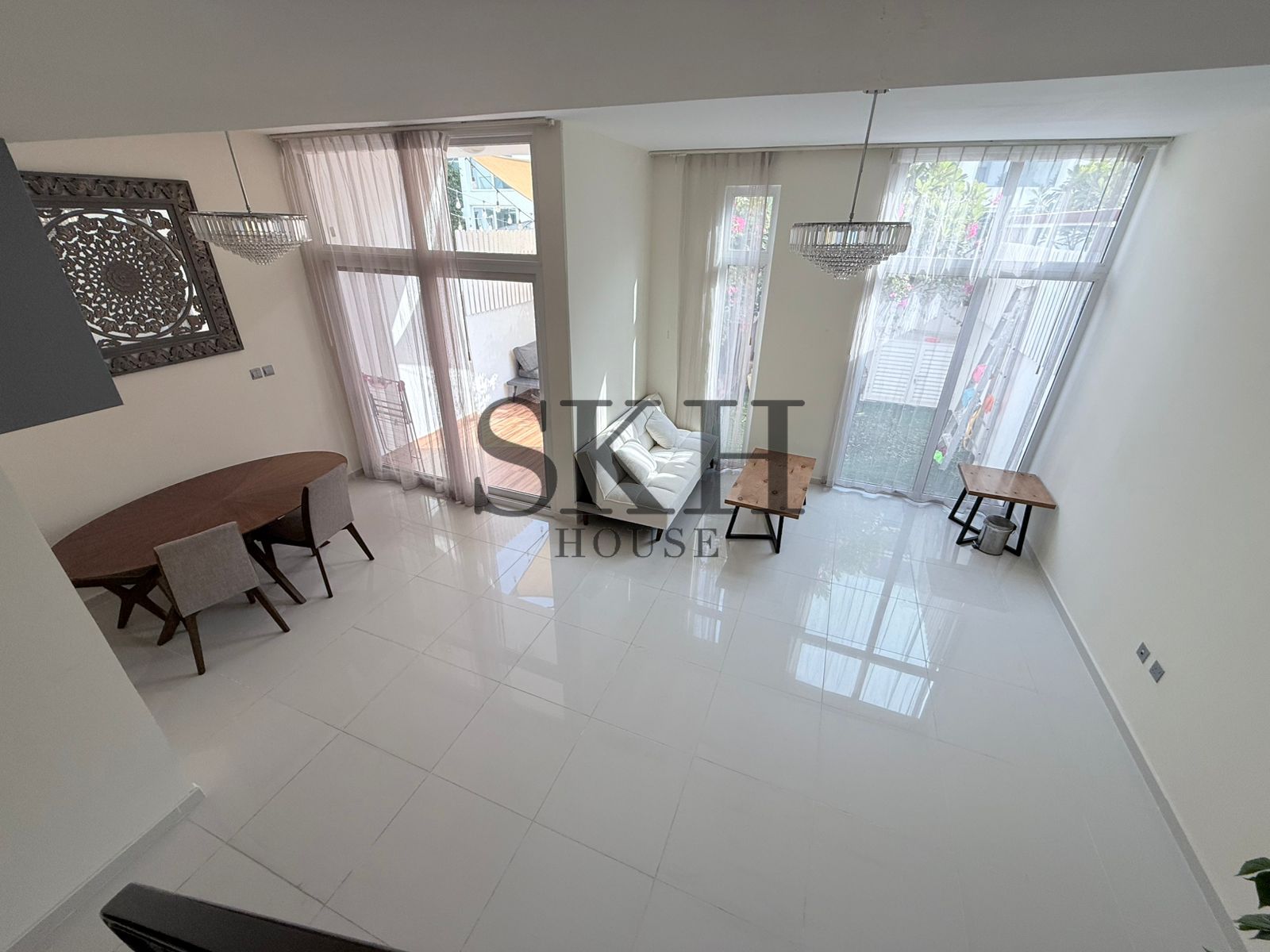 4BR | Vacant | Fully Furnished | Community View