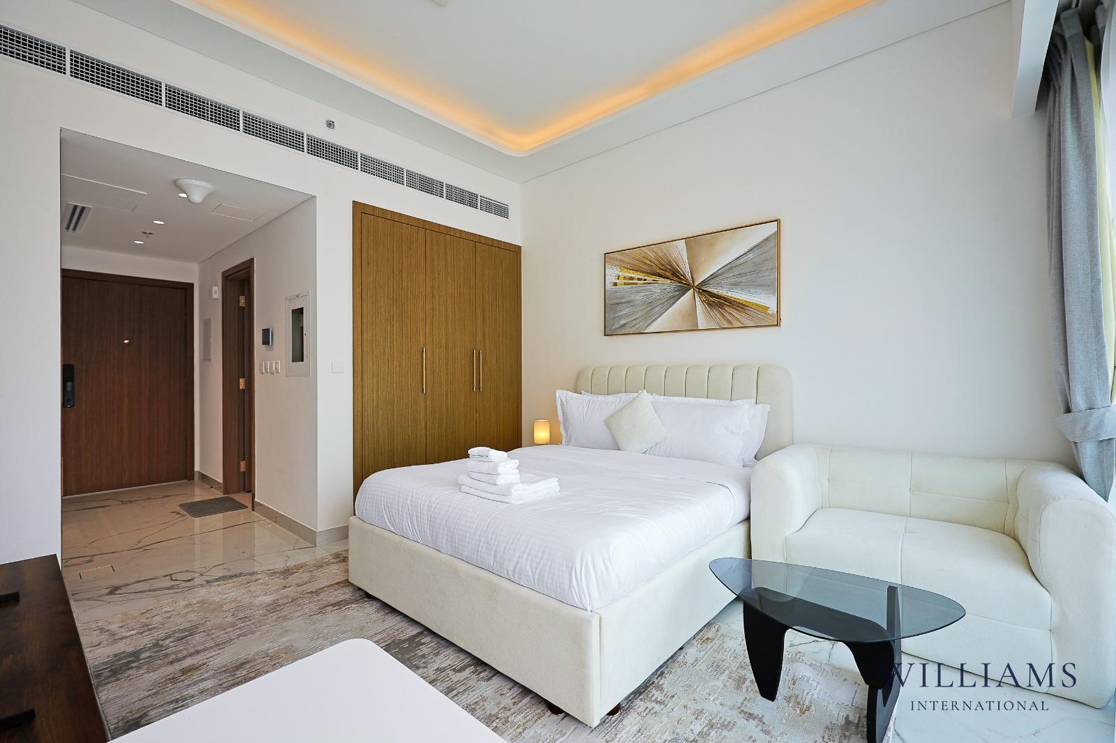 VACANT | FURNISHED | MULTIPLE CHEQUES