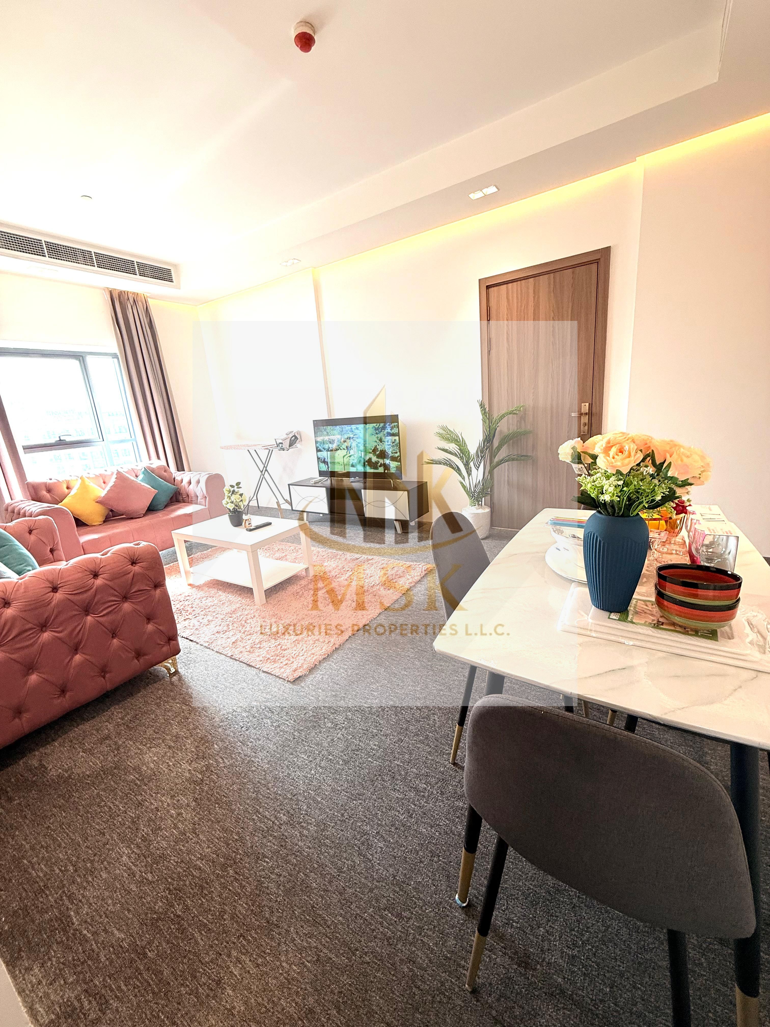 ELEGANT FURNISHED 1BR | ALL BILLS INCLUDED | GYM & POOL ACCESS | DEDICATED PARKING