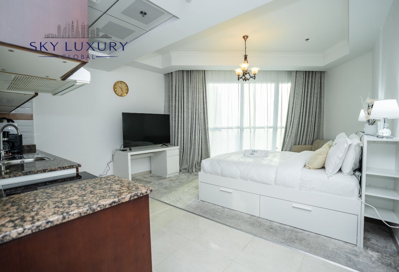 HIGH FLOOR | NEARBY METRO | CANAL VIEW | END USER ONLY