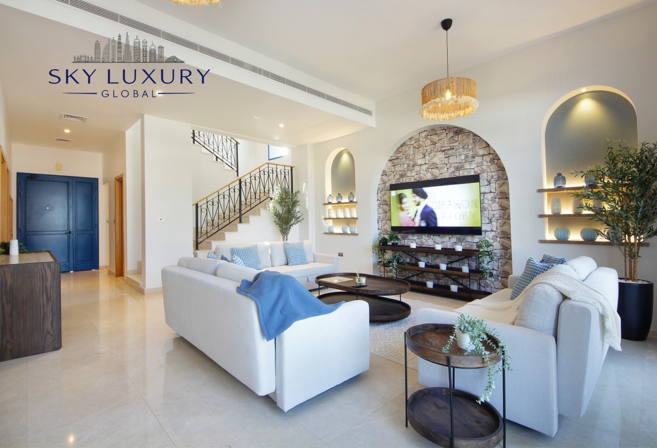 5BR+Maid | Sea View| Available from June | End User Only