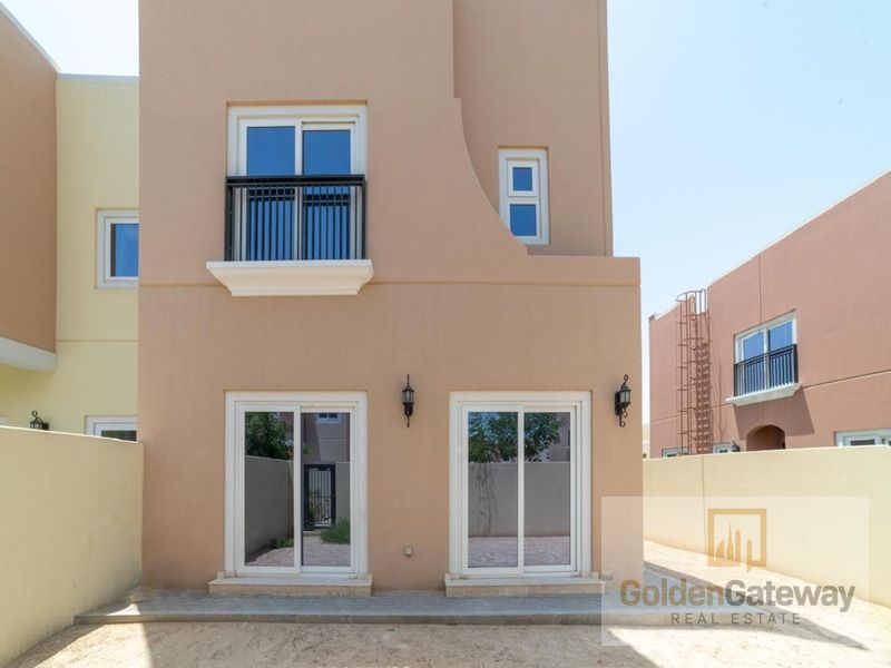 Single Row|4 bed with Direct on Park and Gym