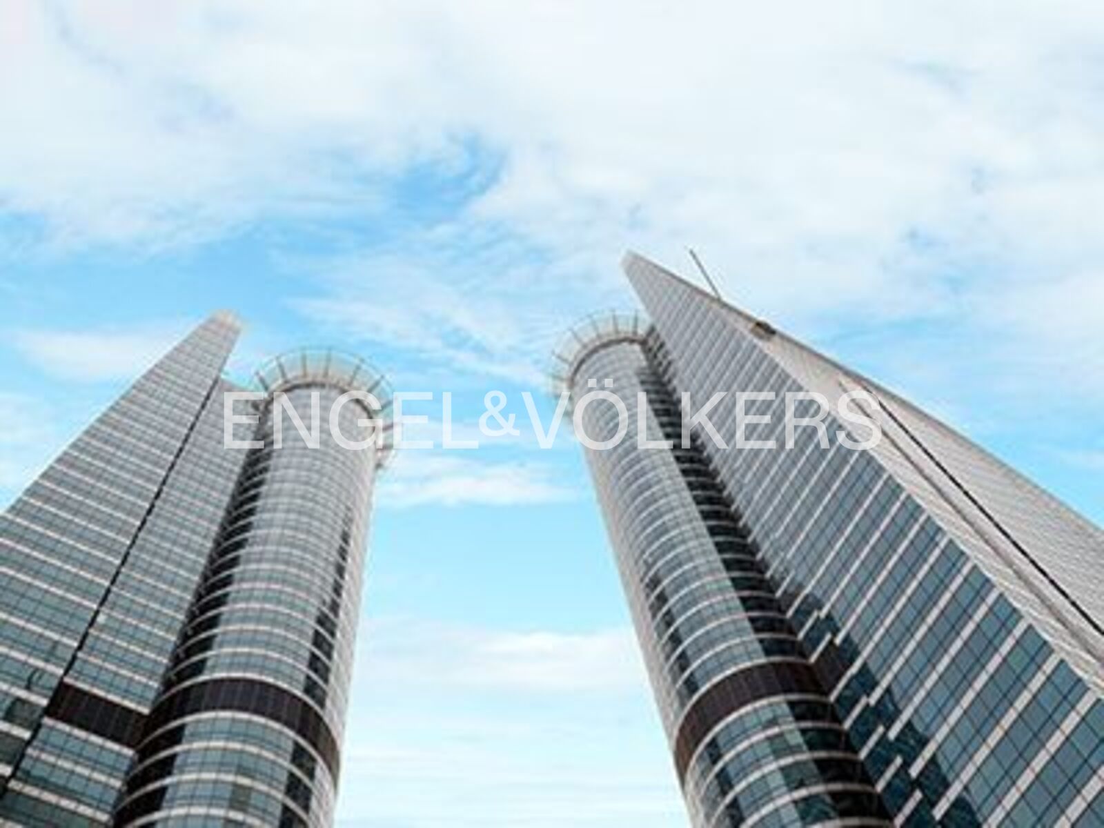 Metro Walking Distance | Lake View | Vacant