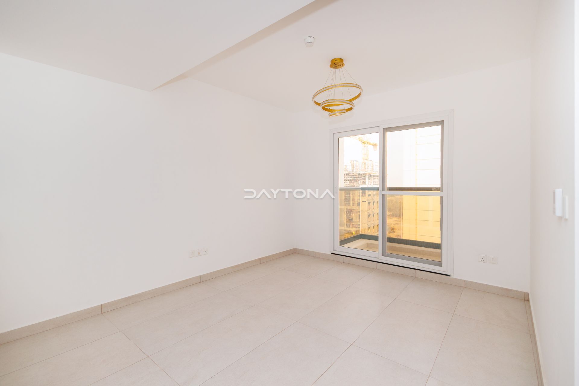 SPACIOUS 2 BED WITH BALCONY | BRAND NEW | FITTED KITCHEN