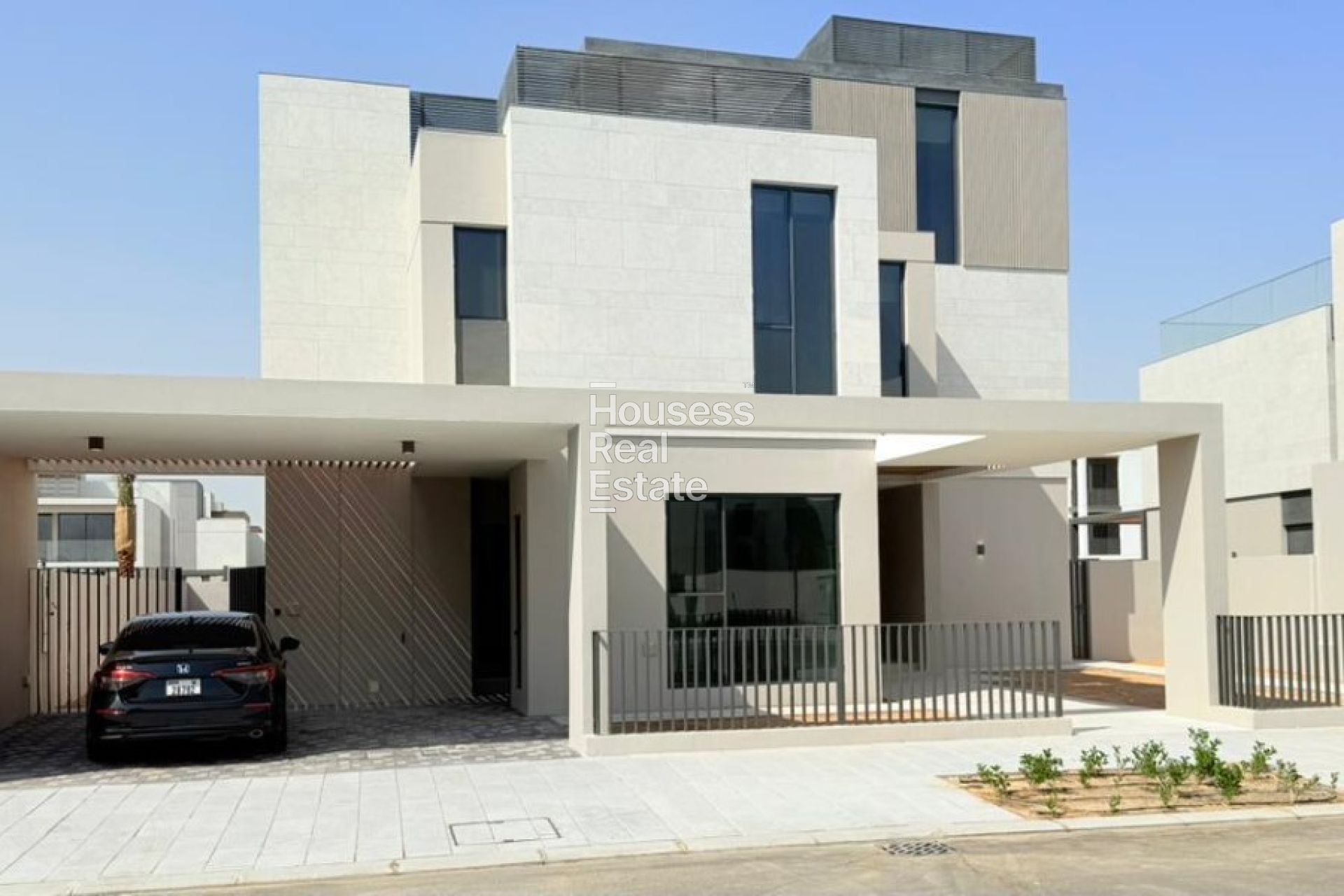 Luxury 5BR Villa | Large Plot | Prime Location