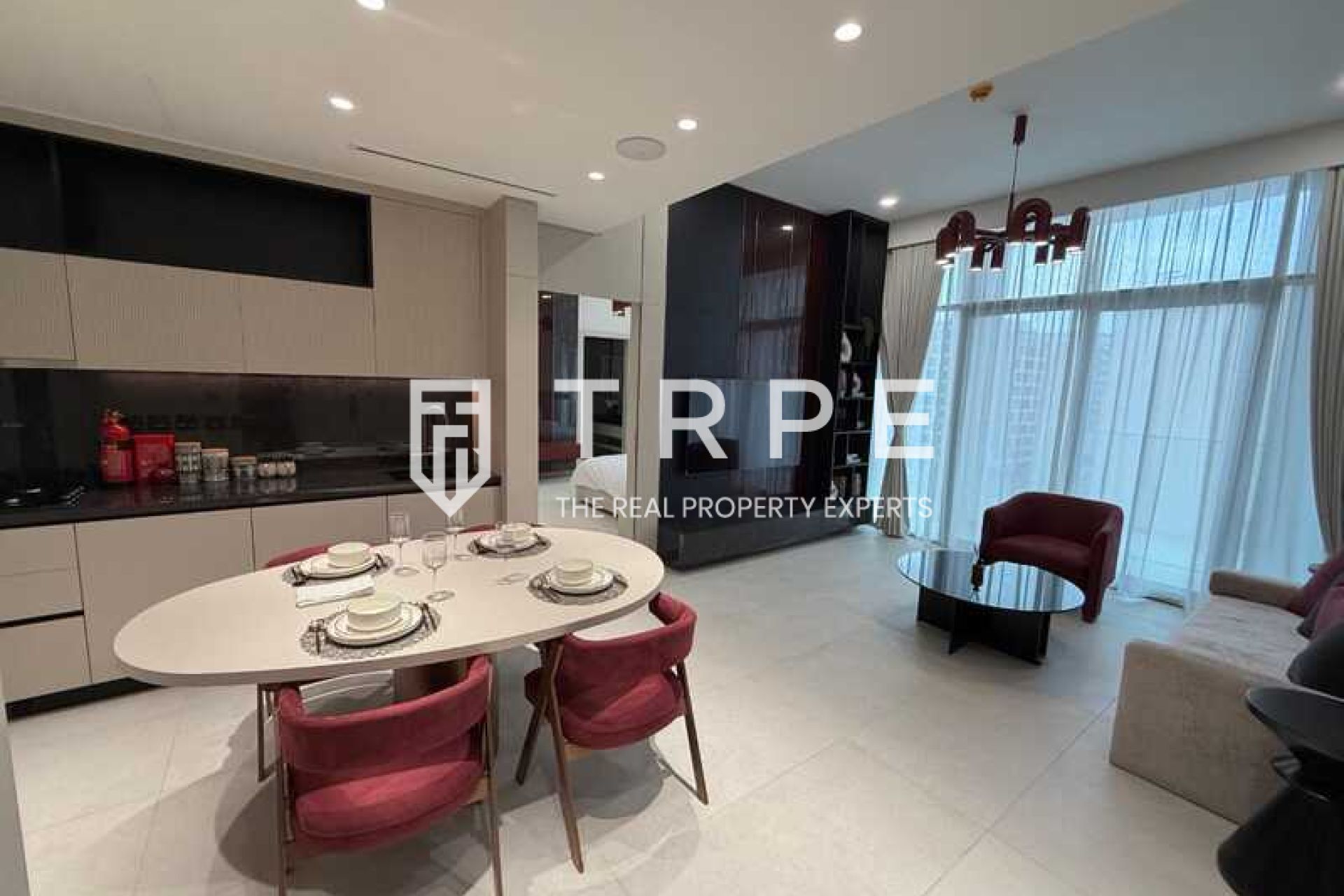 Prime Location | Vacant | Furnished 1BHK