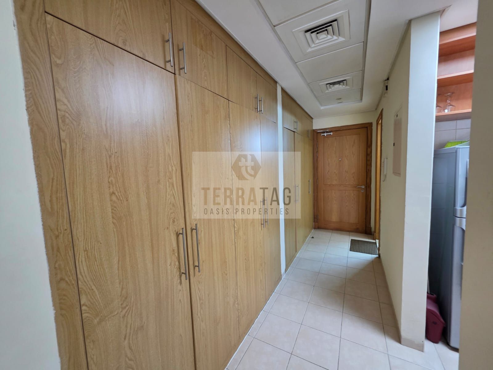 08 WARDROBES STUDIO | FULL FURNISHED l NEAR METRO