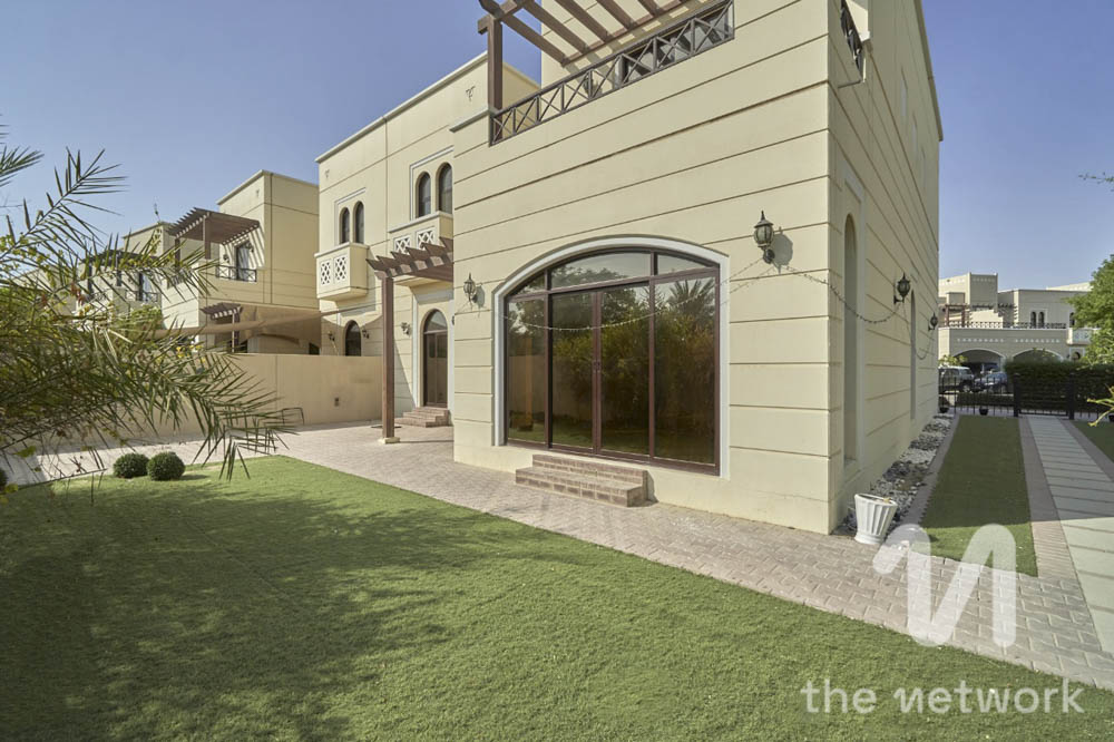 Vacant | Spacious Landscaped Garden | 4 Beds