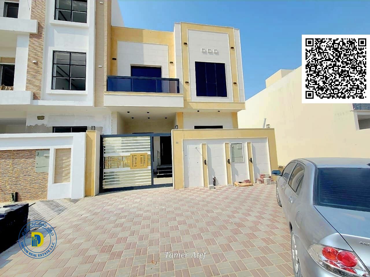 prime location in Al Yasmin Luxury villa , 5 bedrooms and roof,