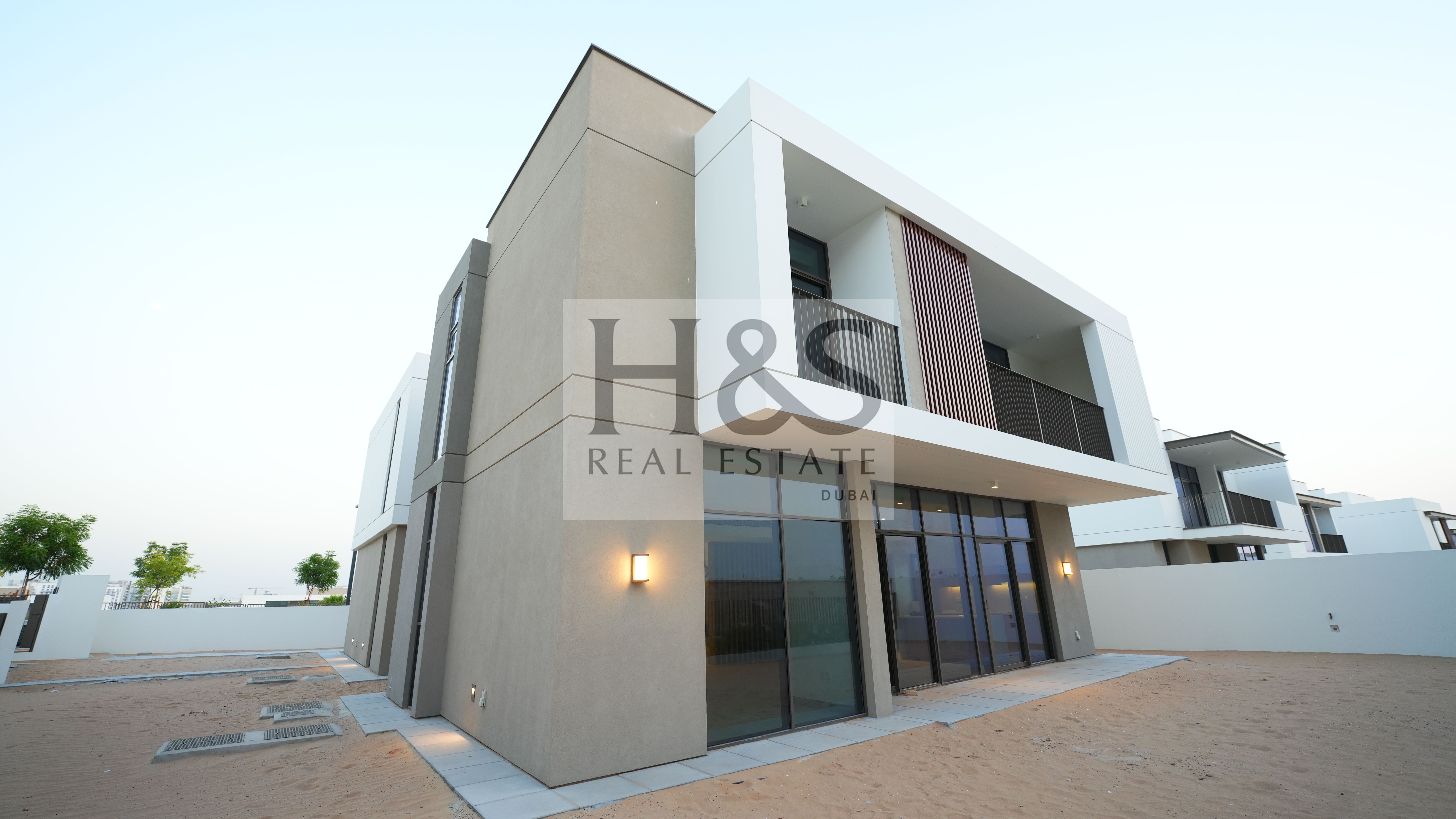 SPACIOUS BRAND NEW 5BR VILLA |SINGLE ROW
