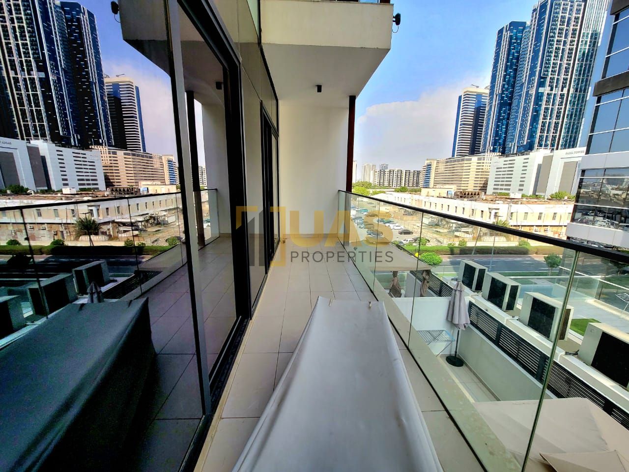 Spacious 1bhk with gym pool parking free near to Metro station