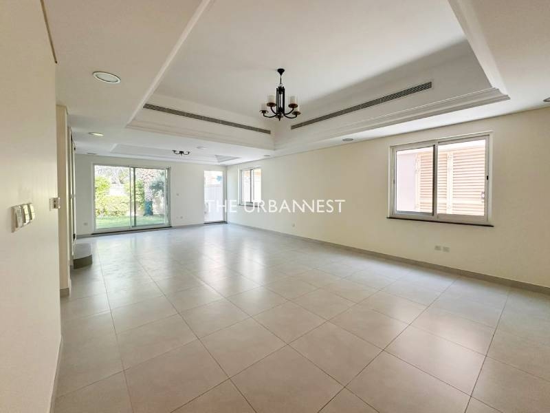Available Now | Prime Location | 4 Bed Townhouse