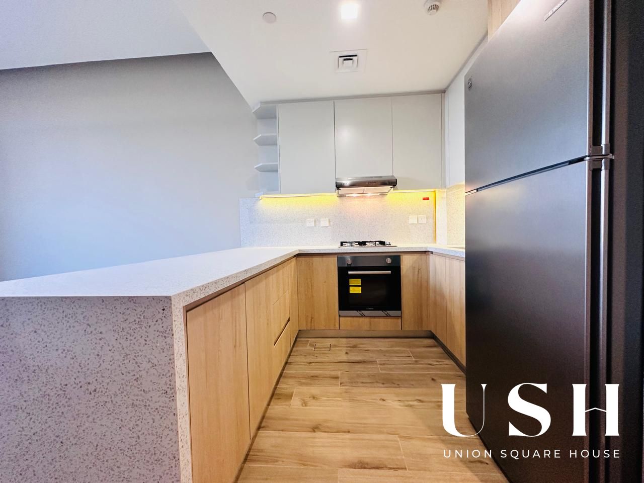 BRAND NEW STUDIO | FITTED KITCHEN | WITH PATIO