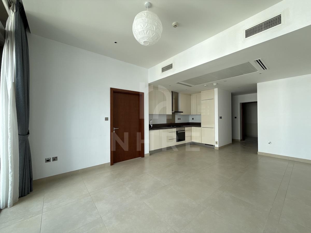 Vacant | High Floor | Pool and Golf View