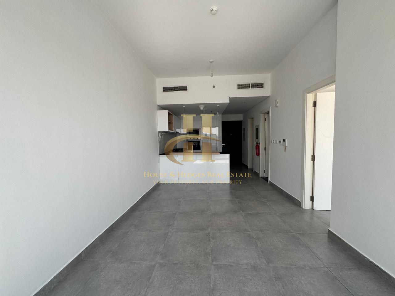 Huge Layout | Ready to Move | Community View