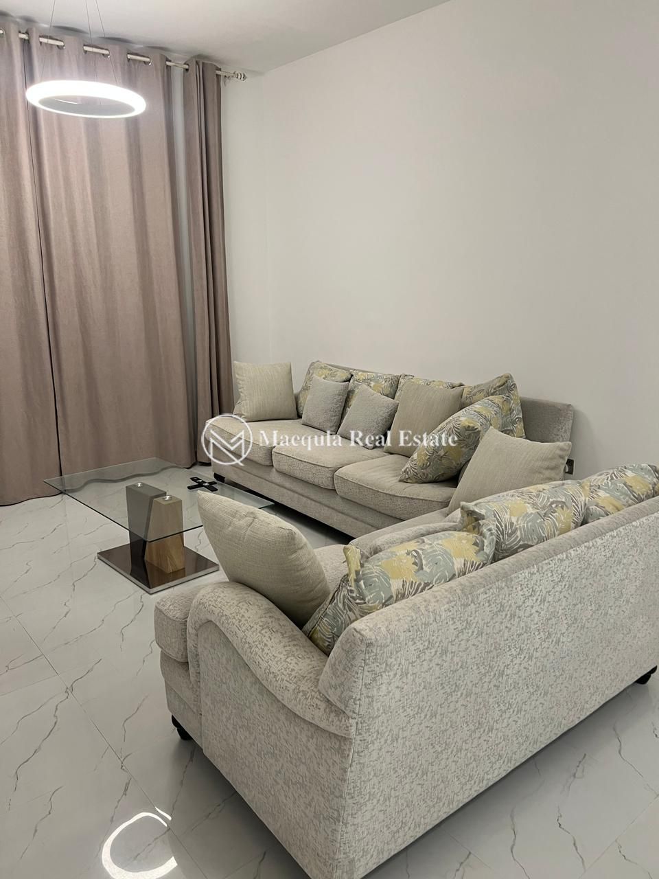 Elegant and Spacious 1-Bedroom Apartment in Alcove