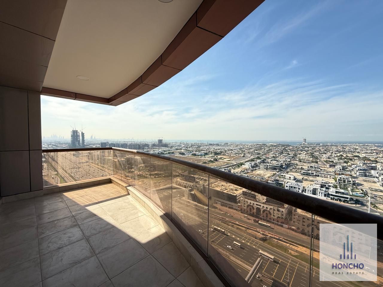 CHILLER FREE | PRIME LOCATION | CLOSE TO METRO