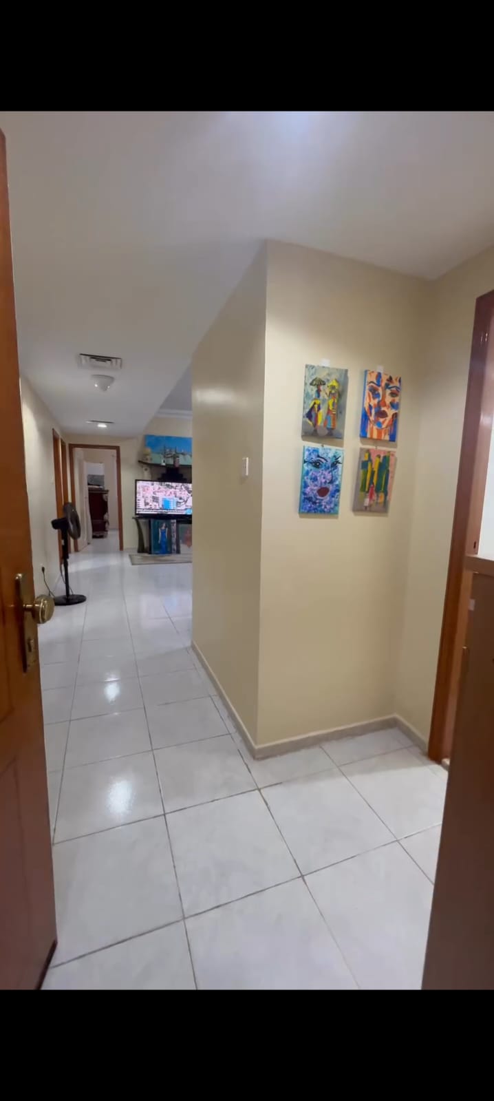 For sale in Al Majaz 2 – Prime location near Al Majaz Park An excellent opportunity to own a spacious apartment in one of Sharjah's most prestigious a