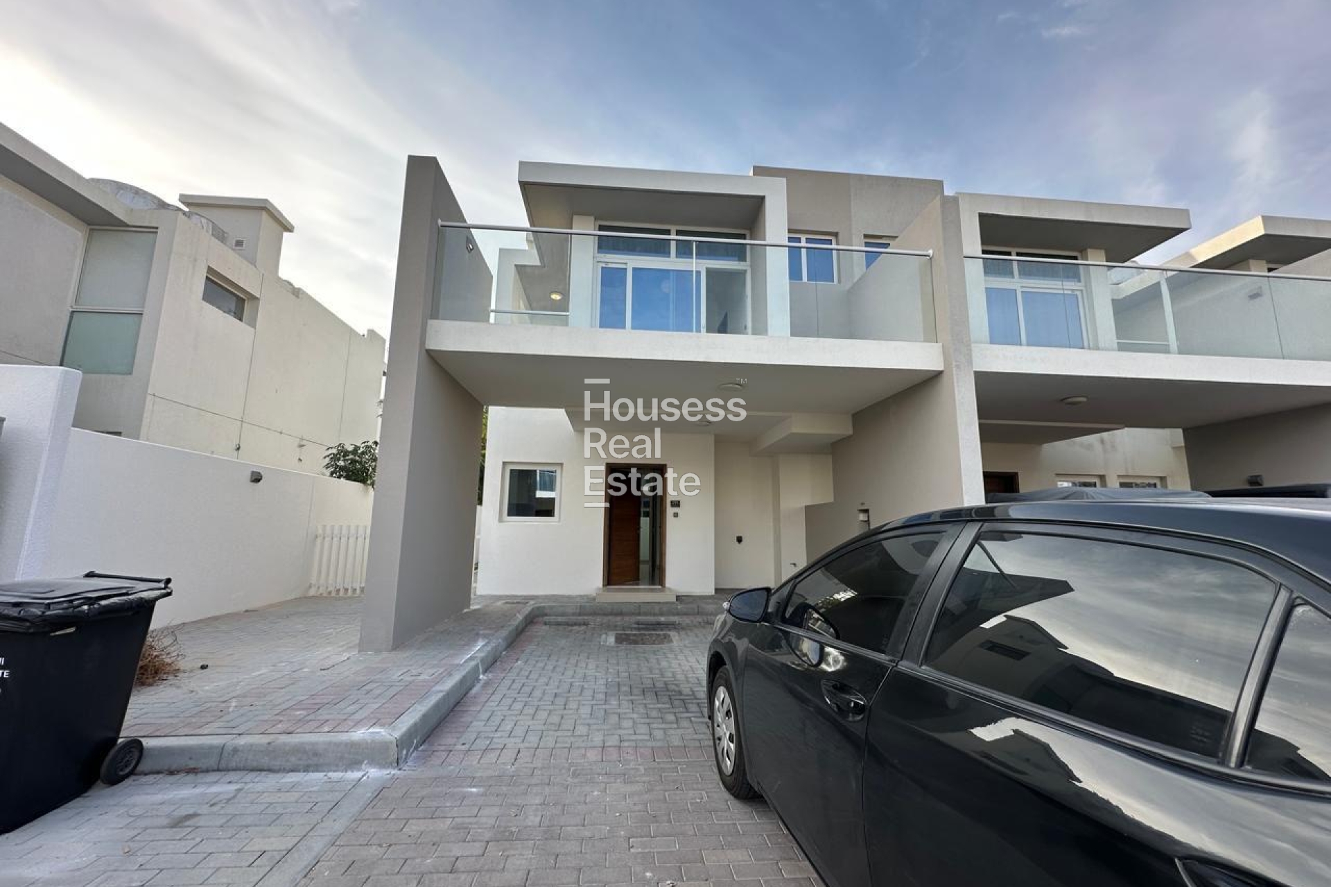 CORNER UNIT/SPACIOUS /OPEN KITCHEN 3BEDROOM