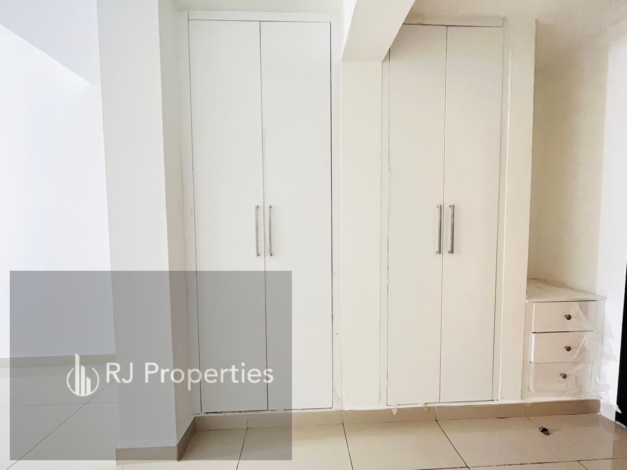 Spacious 2bhk in family bulding ready to move Master bedroom room waderobe parking 50k