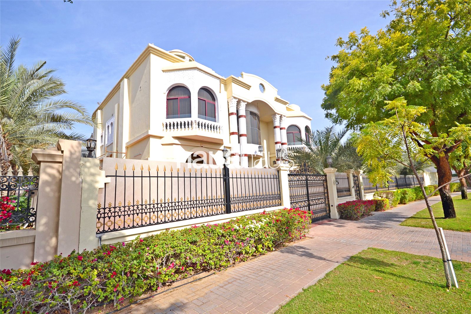 Fully Furnished | Lake Facing | Cinema, Spa + Pool
