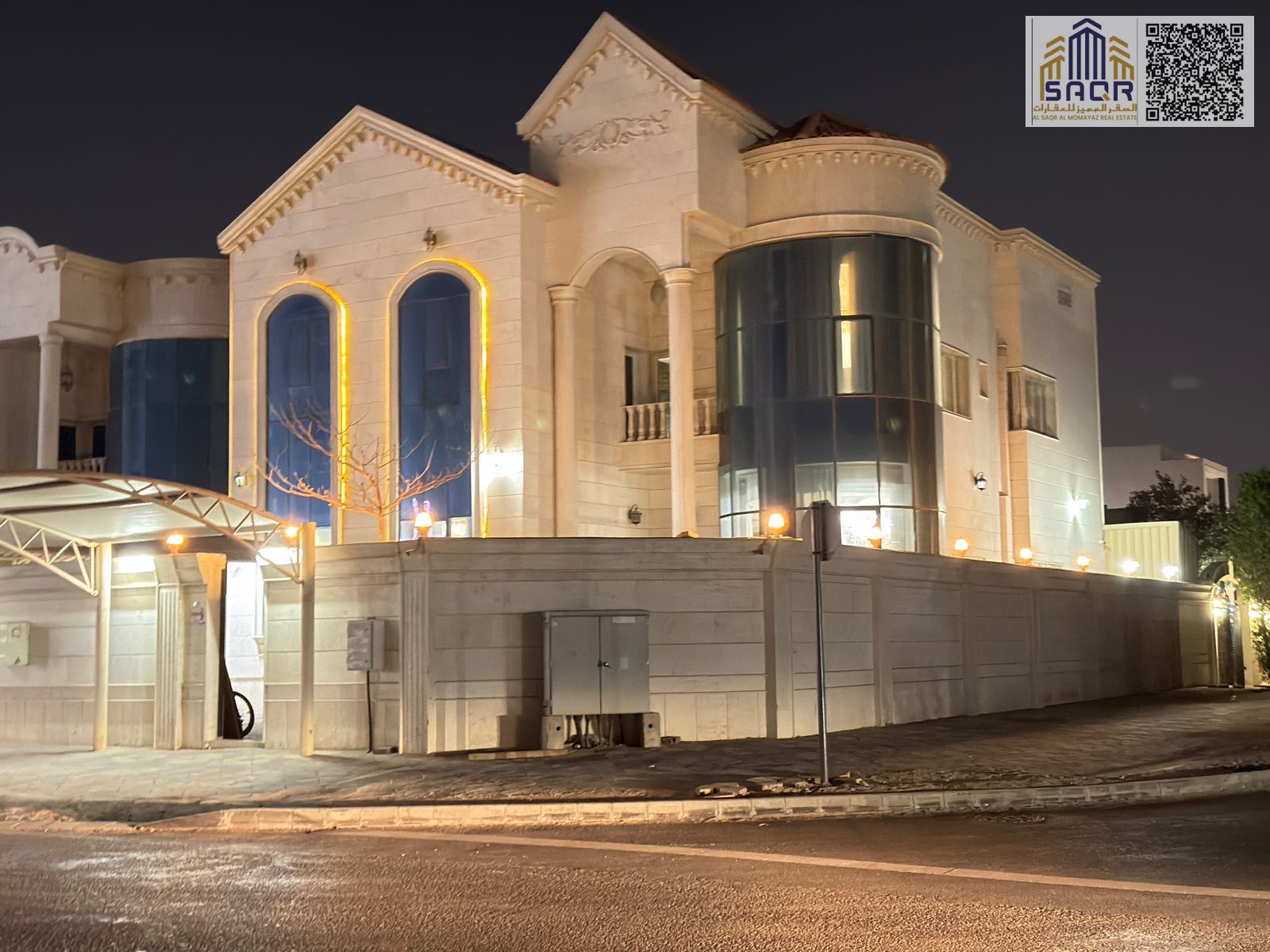 Luxury villa for rent in Ajman – Al Mowaihat 1, featuring a modern stone façade with super deluxe finishing. The villa includes 5 spacious bedrooms, two comfortable living halls, and an elegant majlis with a practical layout ideal for families. High-quali