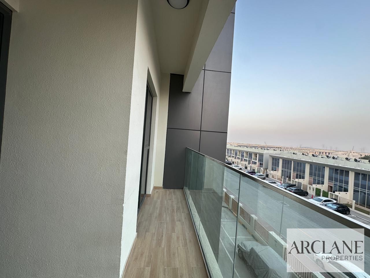HUGE 1 BEDROOM | FURNISHED | VACANT