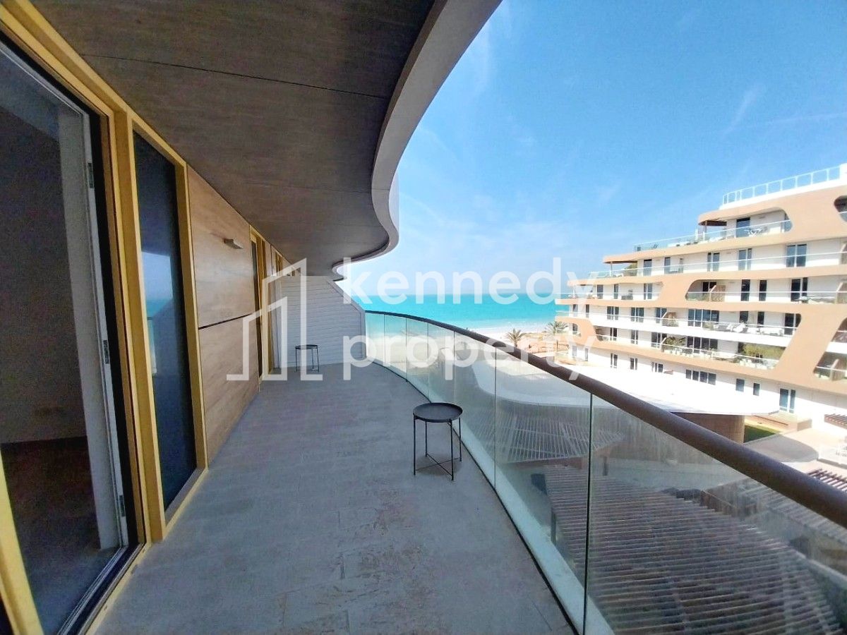 Stunning Sea View | Vacant Now | Luxurious Living