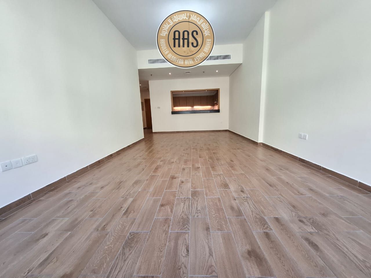 In prime location Chiller free luxurious huge 1bhk with all amenities