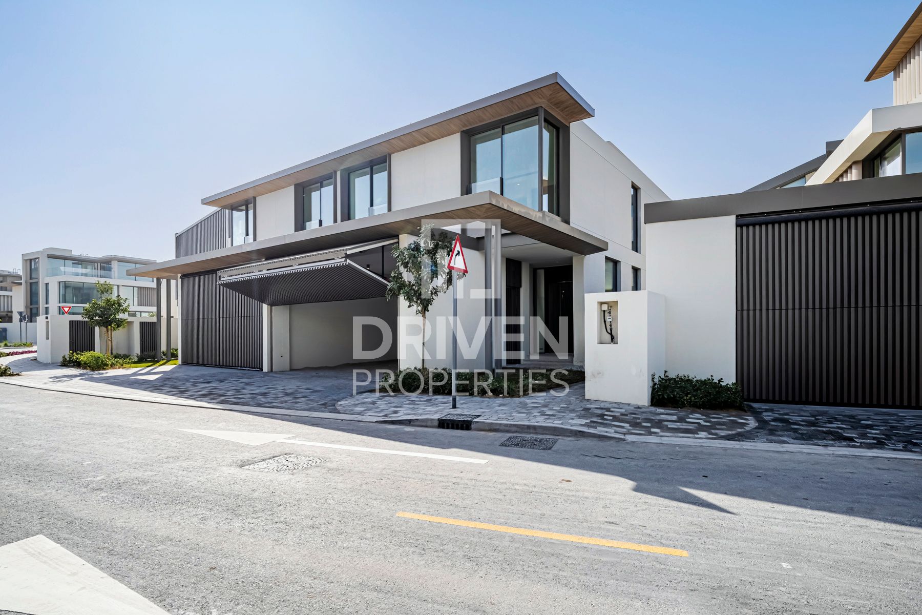 Corner Villa | Luxury Brand New | Area Expert