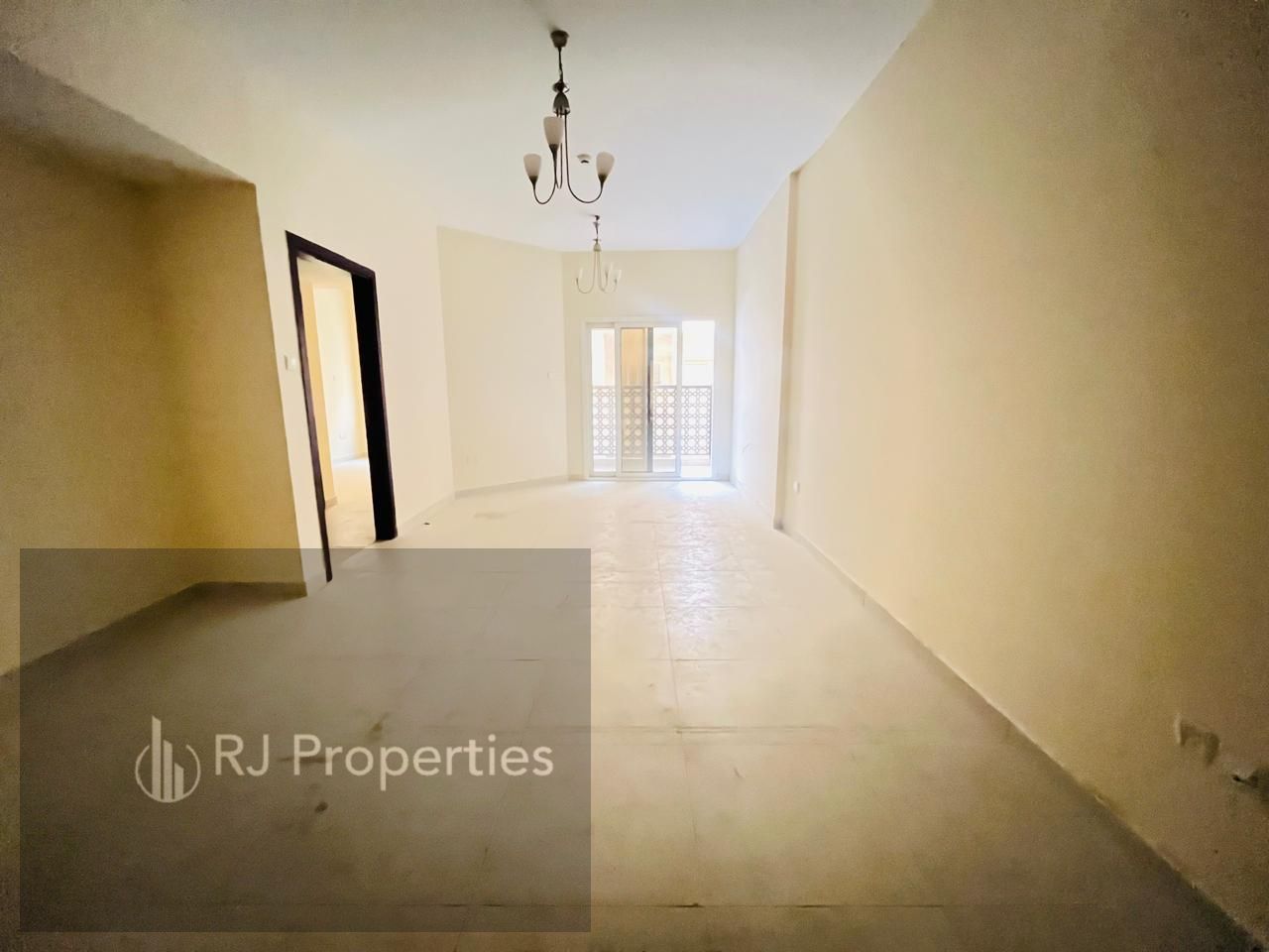 Hot OFFER LUXURY 1bhk close to park Master bedroom balcony parking only jest 40k